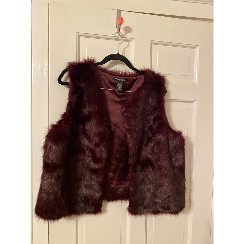 𝅺olivia & Grace faux fur vest
